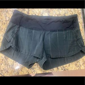 SHIP TODAY Black pinstripe Lululemon shorts - size 4